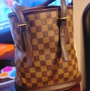 Louis Vuitton Damier Bucket Bag
